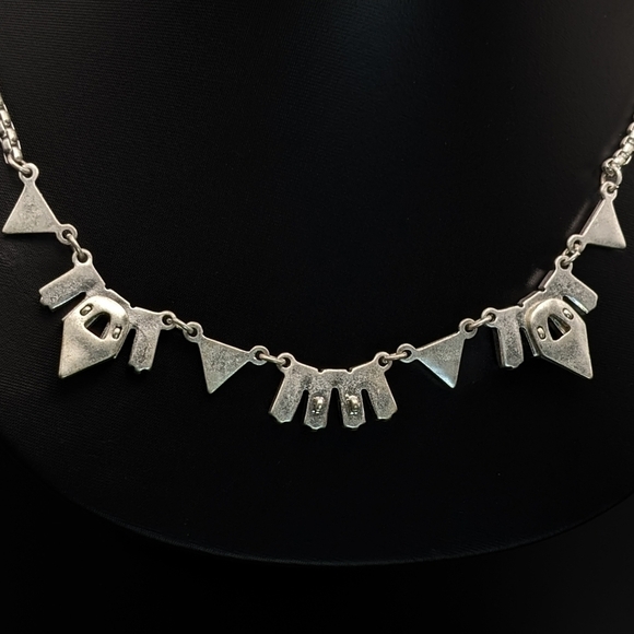 GEOMETRIC Statement Necklace With Arrowheads And Crystal Rhinestones - Picture 5 of 7